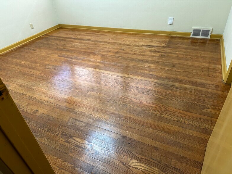 Building Photo - 4075 N 85th St