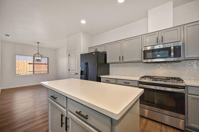 Building Photo - 238 St Tropez Ln