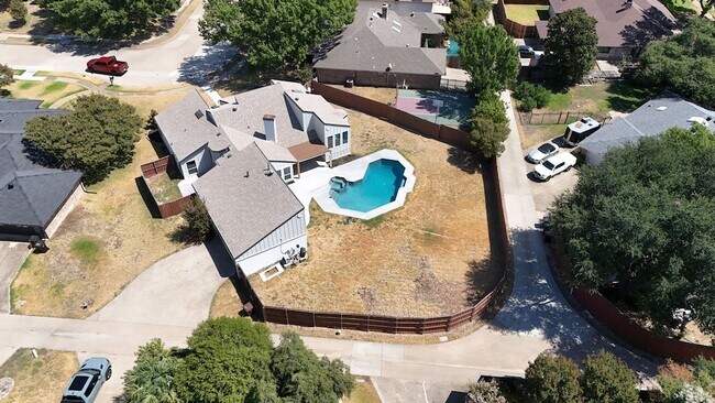 Building Photo - 4001 Bullock Dr