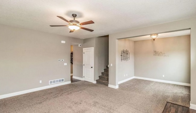 Building Photo - Sublease - 3 Bedroom Townhome Available Ja...