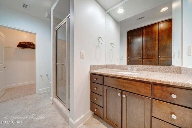 Building Photo - "Spacious 2-Bed Condo with 2.5 Baths on Fr...