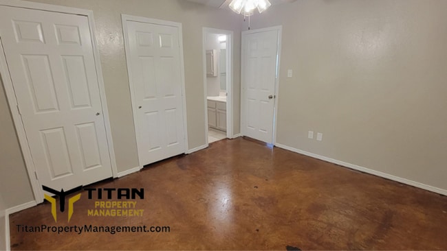 Building Photo - 2 bed/2 bath Apartment