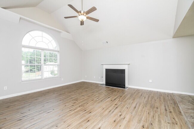 Building Photo - 465 Marriott Dr