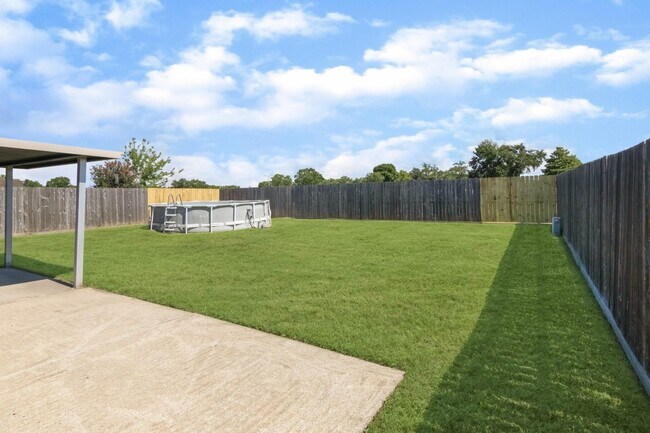 Building Photo - 6219 Ray Dr