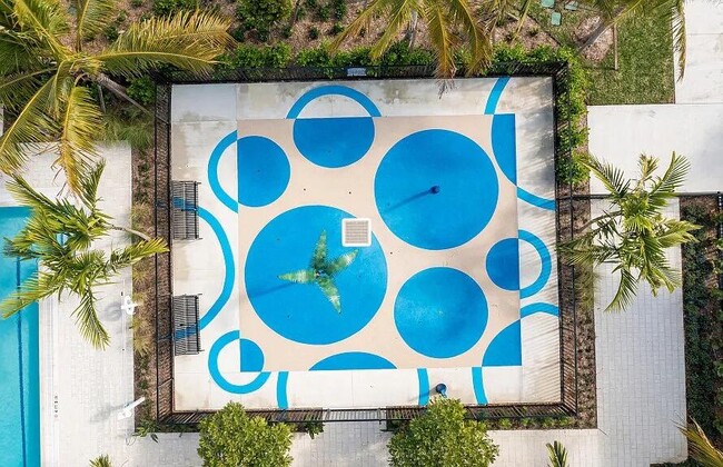 Building Photo - 10369 Northbrook Cir