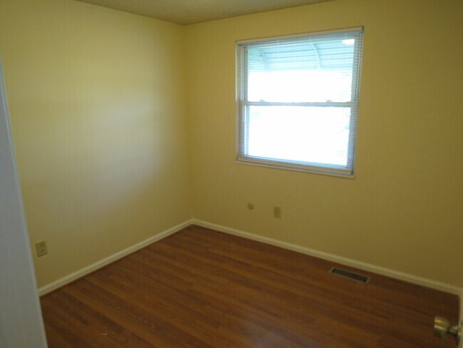 Building Photo - 1768 Hollow Run Dr