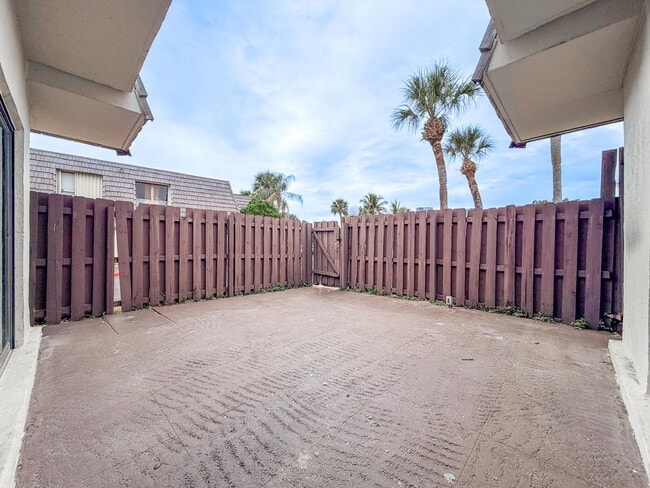 Building Photo - 1827 N Congress Ave