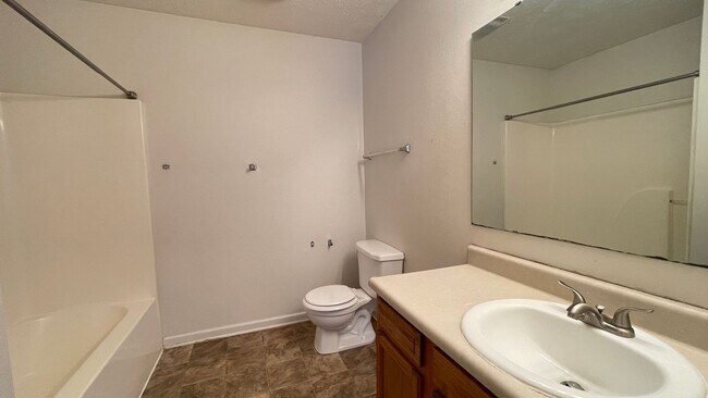 Building Photo - West Lafayette - Large 3 Bedroom 2 Bath Duplex