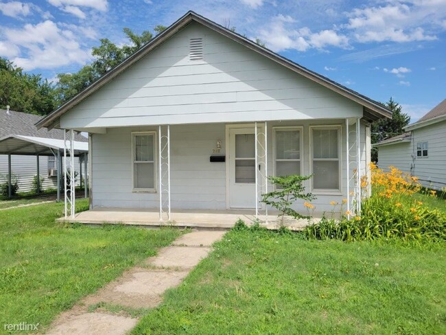 Primary Photo - 2 br, 1 bath House - 205 Kansas Street South