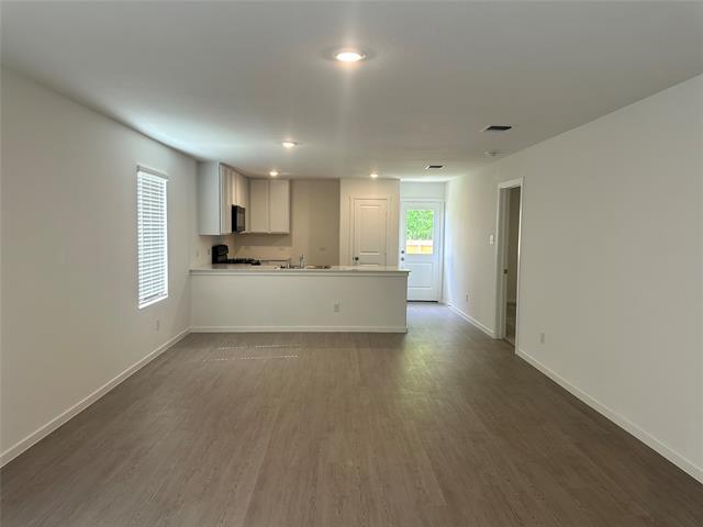 Building Photo - 1301 Salton
