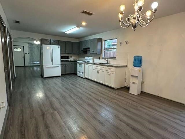 Building Photo - 6005 Asis