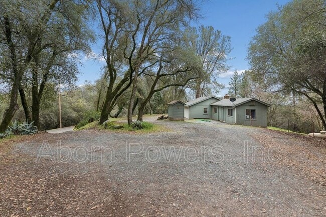 Building Photo - 1800 Tyrrel Ln