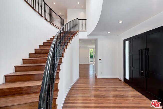 Building Photo - 2890 Forrester Dr