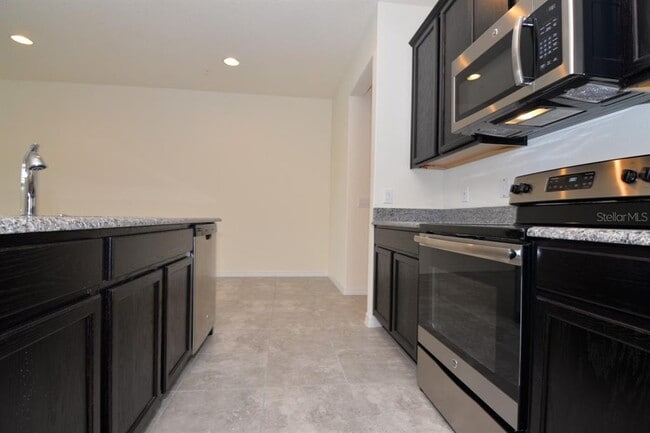 Building Photo - 417 Merry Brook Cir