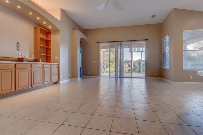 Building Photo - 10215 Evergreen Hill Dr