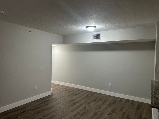 Building Photo - 2 Bedroom Condo in Aventine - Miramar