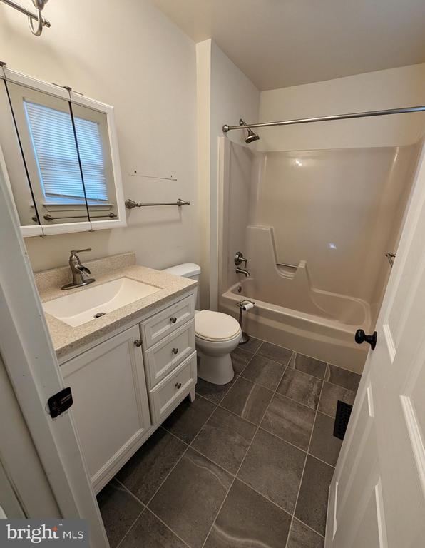 Building Photo - 162 Peregrine Dr