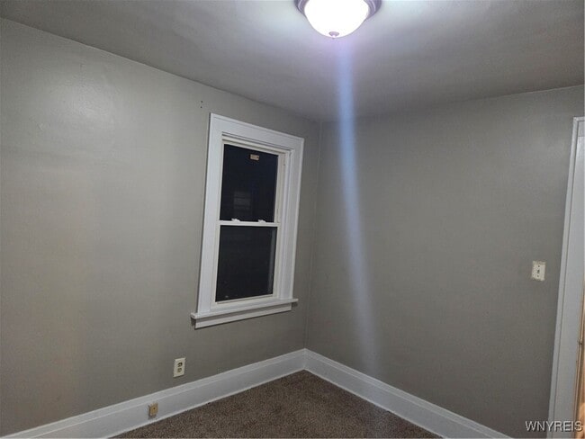 Building Photo - 626 Lisbon Ave