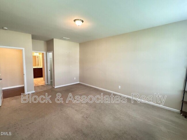 Building Photo - 2433 Cedar Rock Dr