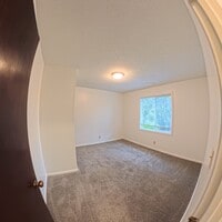 Building Photo - 2009 NW Hickory Ln
