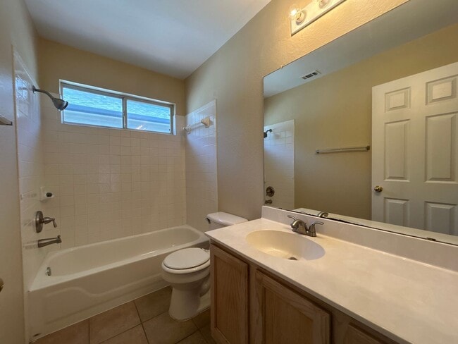 Building Photo - Charming 3BR Home with Modern Comforts and...