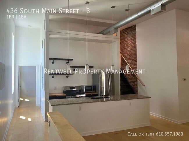 Building Photo - 436 S Main St