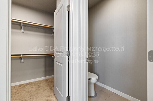 Building Photo - 5673 W Rockingham Dr