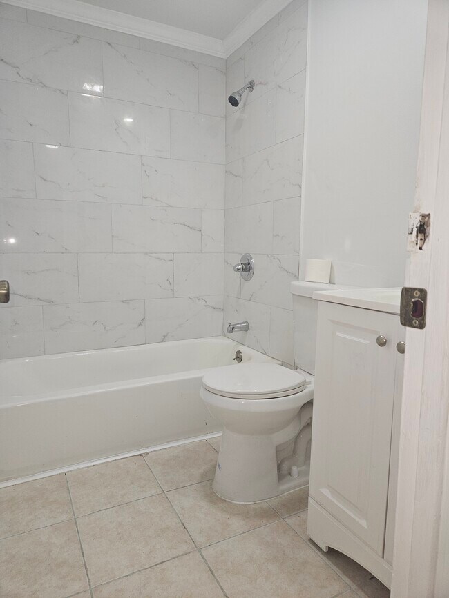 Building Photo - 3 Ethan Allen Ct