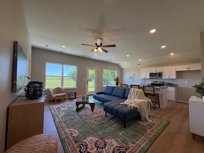 Building Photo - Brand New Home!!
