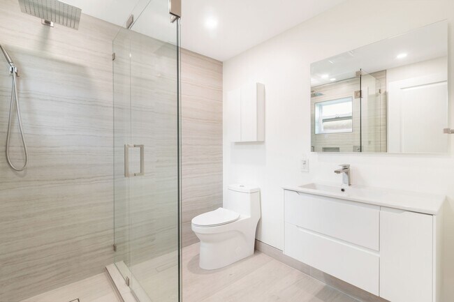 Building Photo - 439 28th St