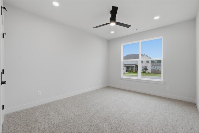 Building Photo - 1229 Bunker Dr