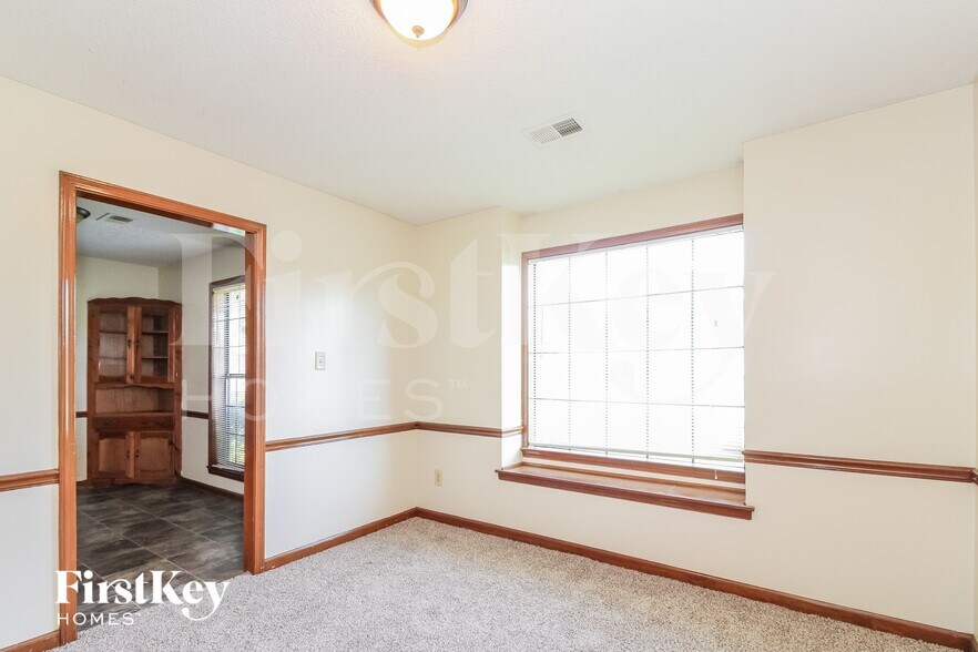 Building Photo - 6729 Birch Run Ln