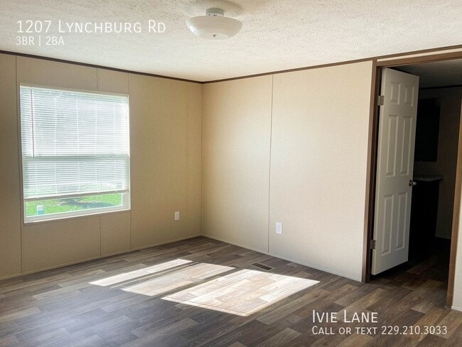 Building Photo - 1207 Lynchburg Rd
