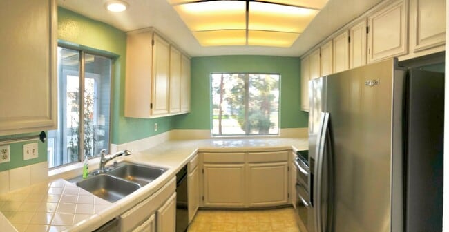 Building Photo - 820 Boardwalk Pl