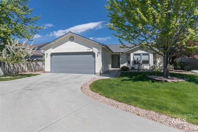 Primary Photo - Immaculate Single-Level Home in Columbia V...