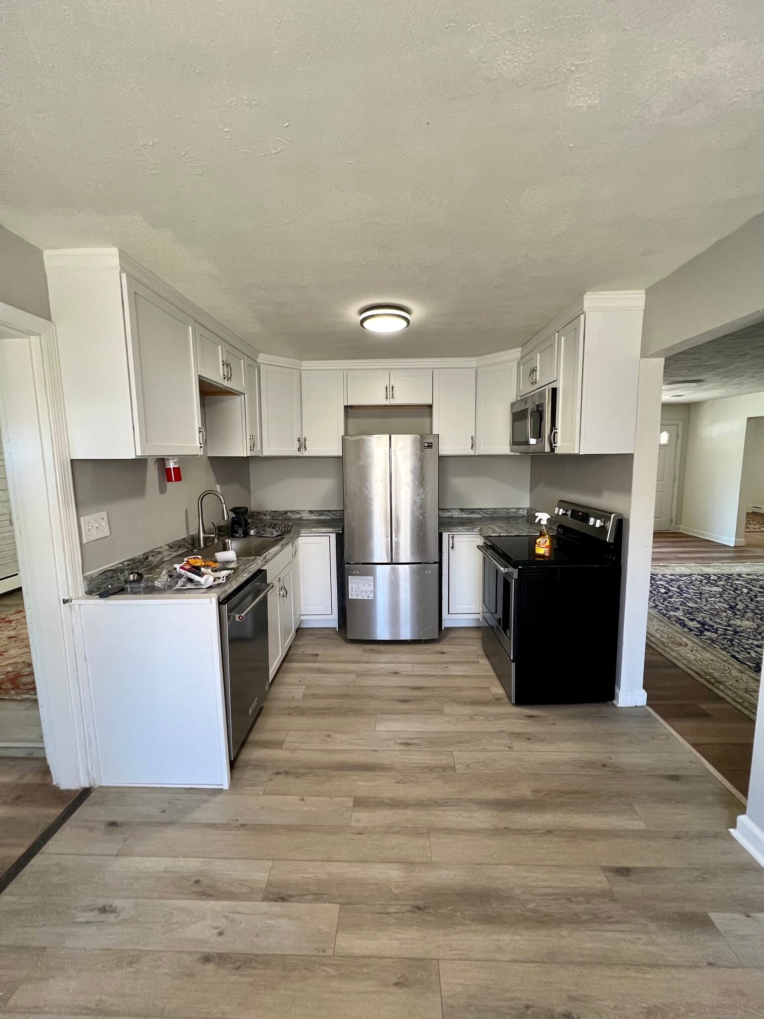 kitchen - 614 N College Ave