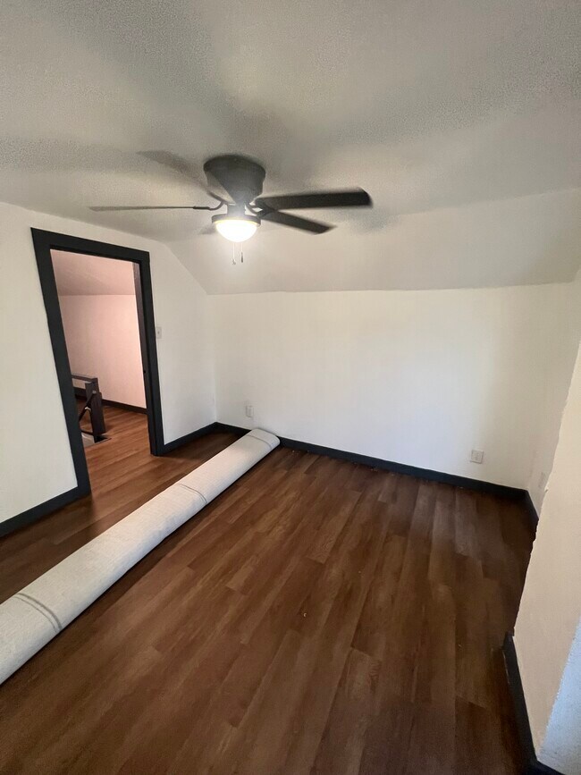 Building Photo - 329 N Lincoln Ave