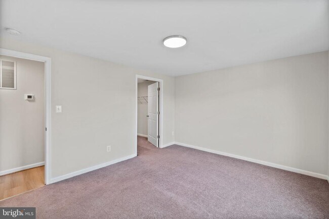 Building Photo - 544 Glen Ct