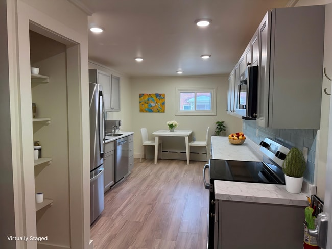 Building Photo - 85 N Winooski Ave