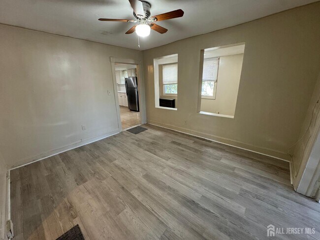 Primary Photo - 379 Market St