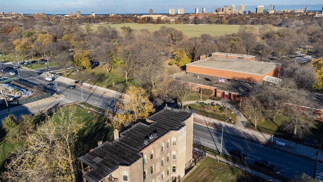 Building Photo - 5536 S King Dr