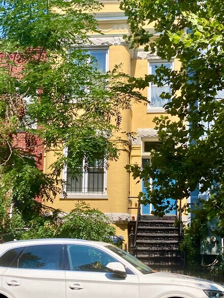 Primary Photo - 27 Q St NW