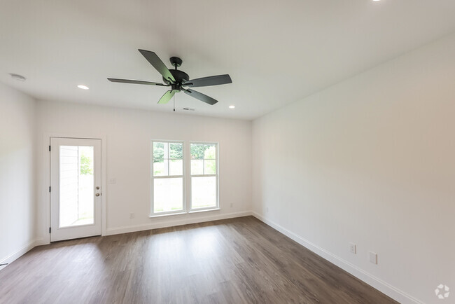 Building Photo - 1016 Highgrove Hts NW