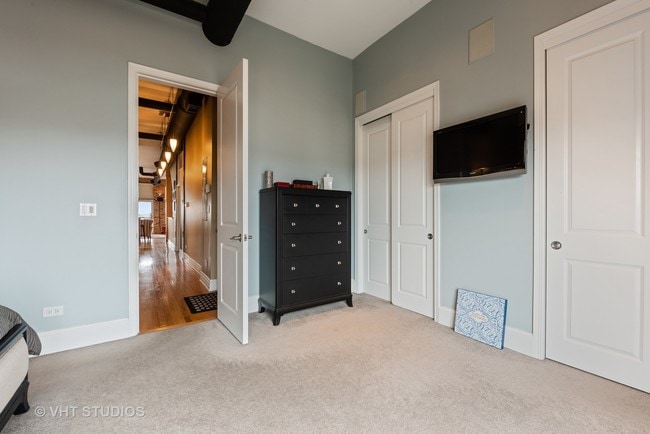 Building Photo - 1452 W Fullerton Ave