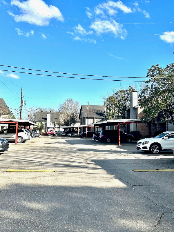 Building Photo - 155 Marilyn Dr