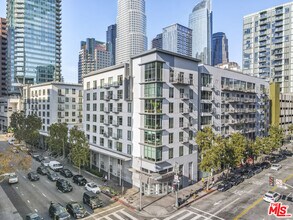 Building Photo - 645 W 9th St