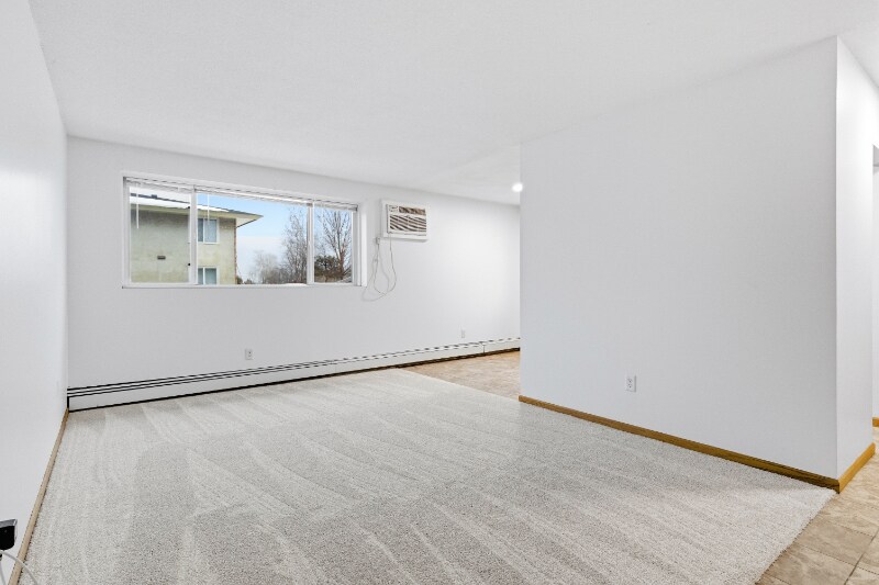 Building Photo - 1100 69th Ave N