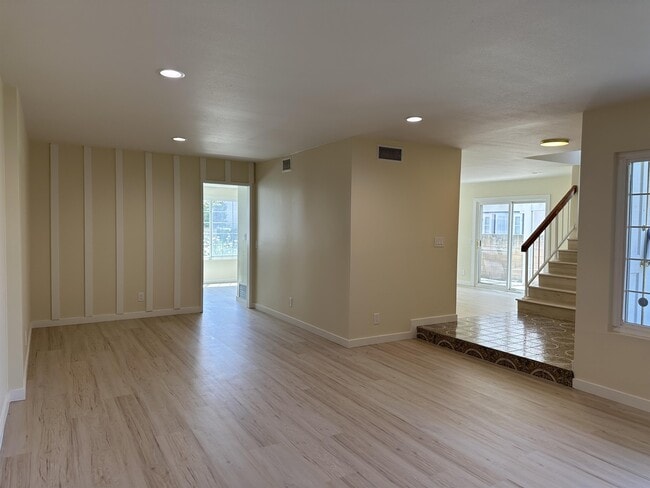 Building Photo - 306 Dolores Cir