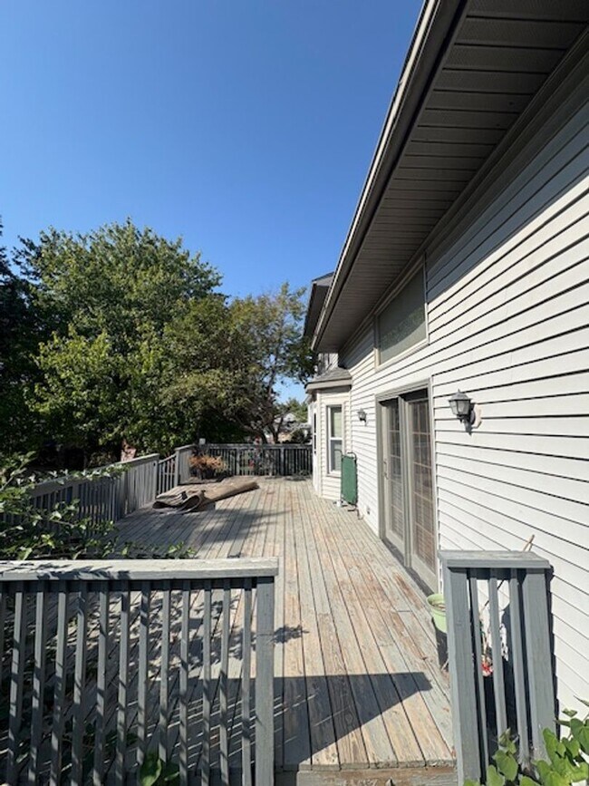 Building Photo - 3 Bedroom / 3.5 Bath House in Peoria