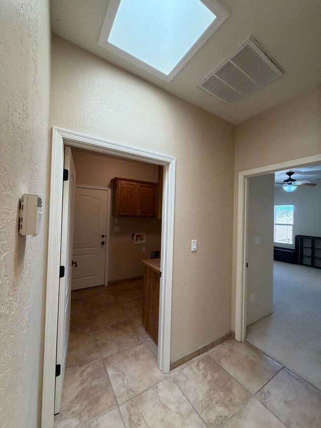 Building Photo - 4 Bedroom Single Story Custom Home Available In Rio Rancho Near Unser Blvd SE & Westside Blvd SE!